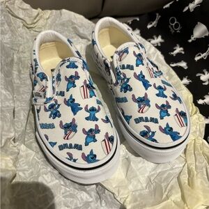 100 Disney vans